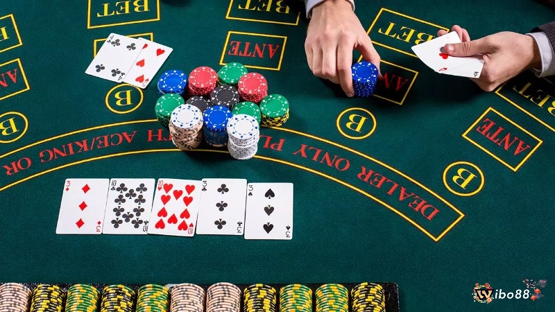 Thứ tự mạnh yếu của các bộ bài Poker hướng dẫn chi tiết