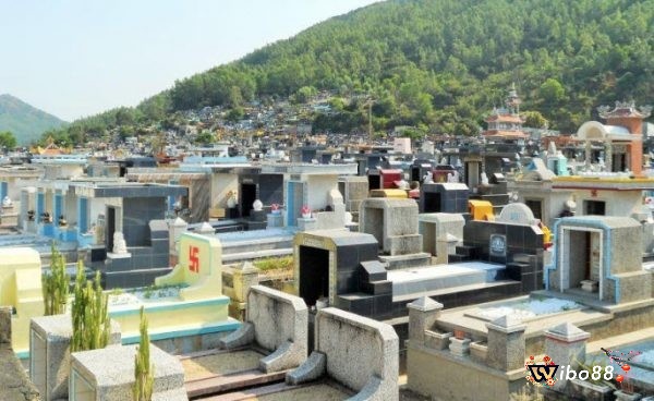 Chiêm bao thấy người thân đã mất đi dạo trong nghĩa địa