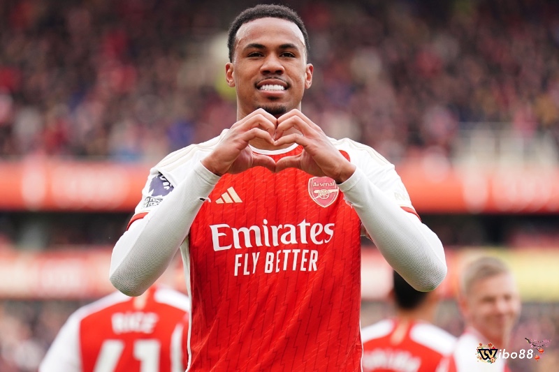 Gabriel Magalhães vua không chiến của Arsenal với cơ bắp săn chắc lợi thế để áp sát và ngăn chặn đối thủ