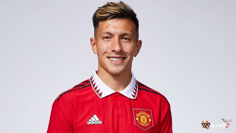 Lisandro Martínez chiến binh quả cảm của Quỷ đỏ được fan hâm mộ xếp vào top trung vệ hay nhất c2